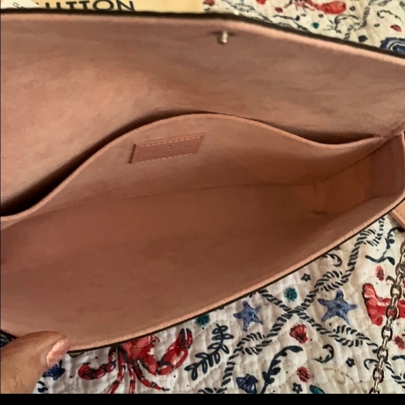 24 hour sale only LV PINK EPI FELICIE PRISTINE - Picture 3 of 5